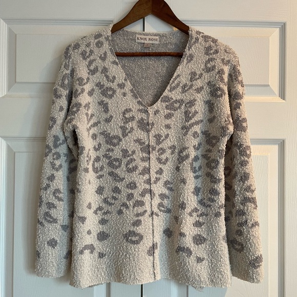 Knox Rose Leopard Print V-neck Sweater Cream Gray Small - Picture 2 of 11